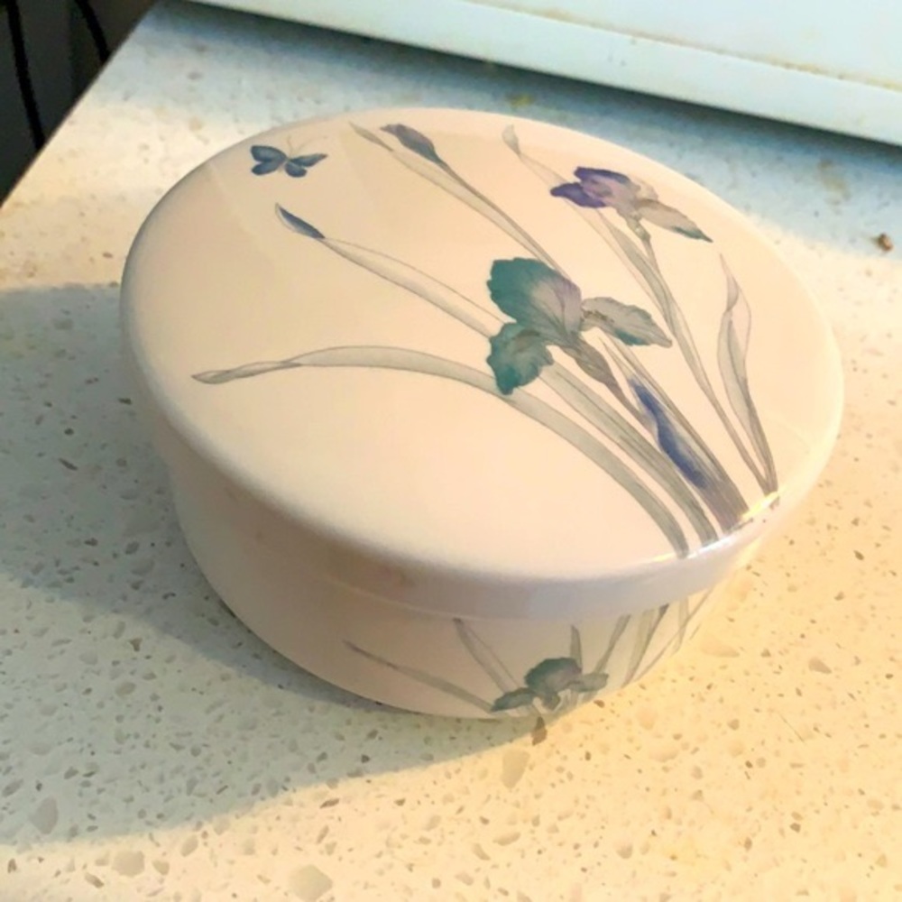 Floral Ceramic Pot - Picture 1 of 9